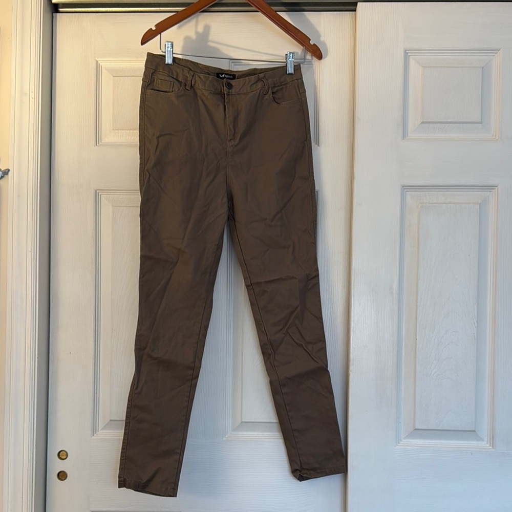 Women's Tan Cropped Pants